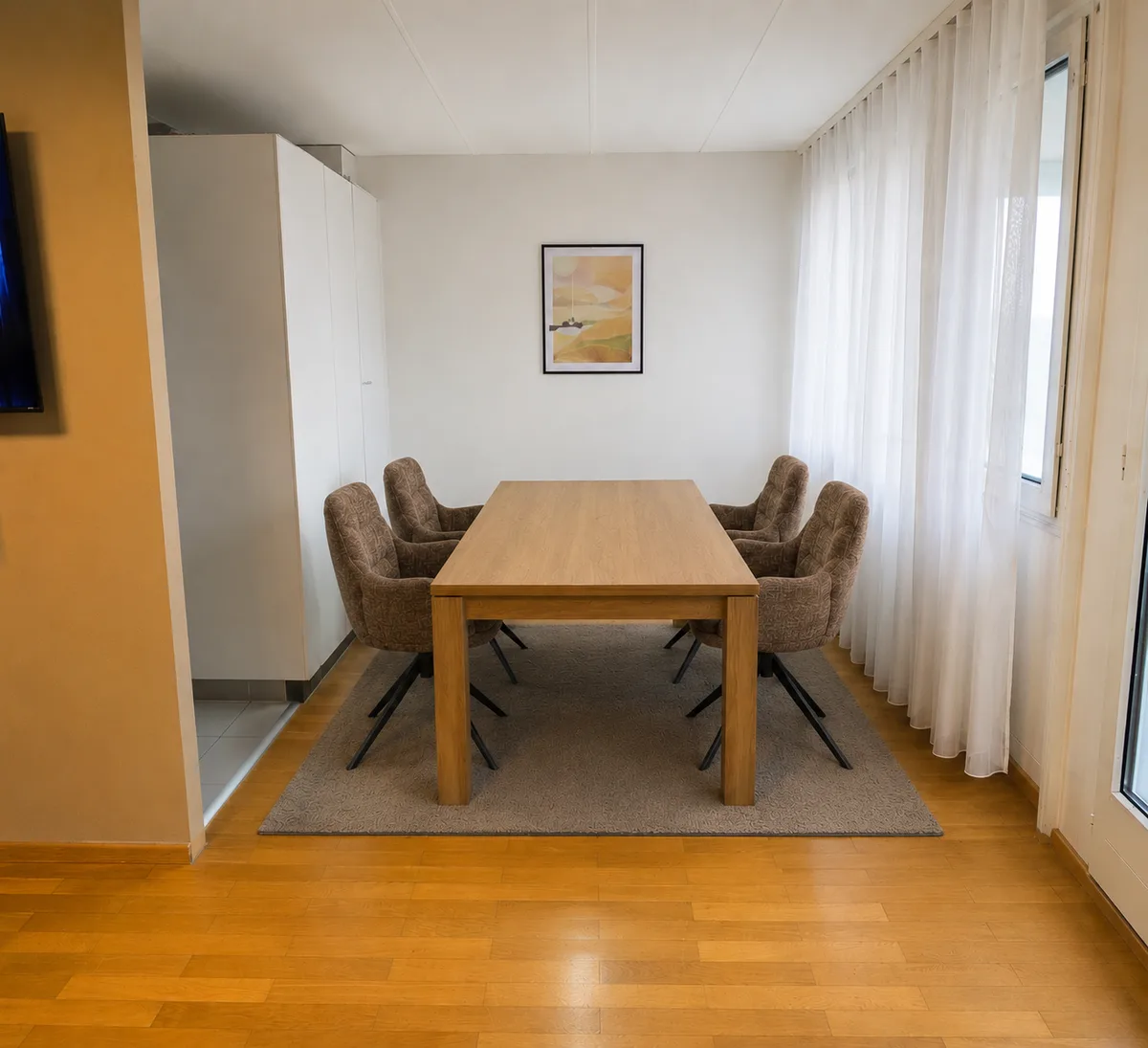 Esstisch massiv